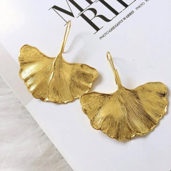 NWT Statement Hook Earrings Large Ginkgo Leaf 14K Plated Fairy Glam Festival - Picture 1 of 12